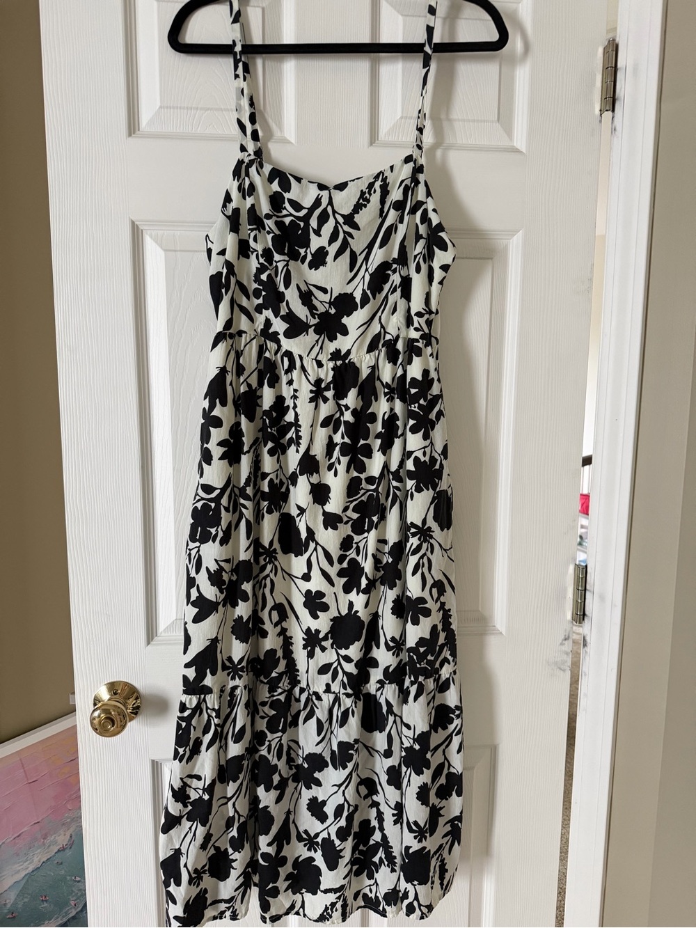 Evereve Black & White Floral Midi Dress